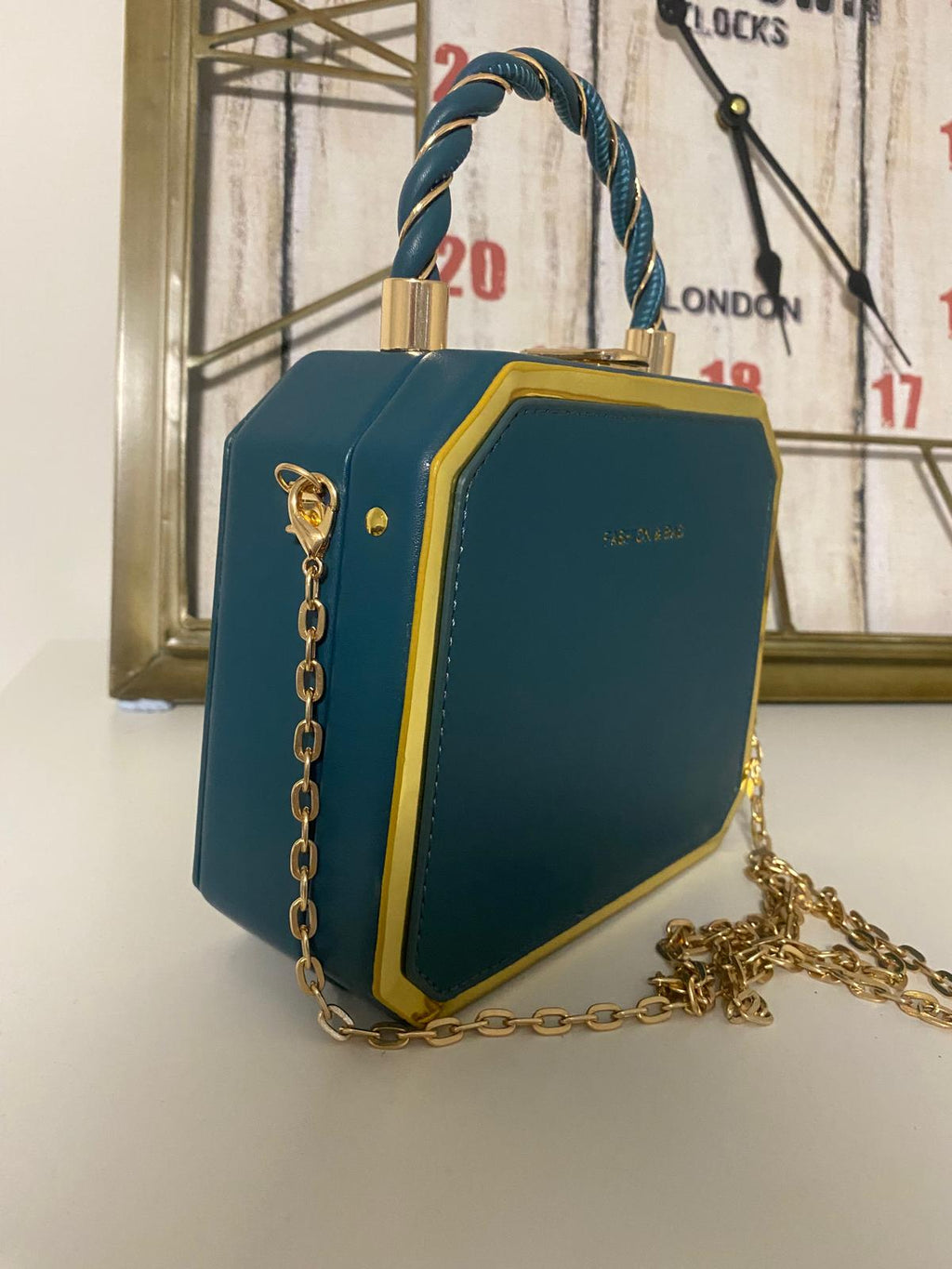 Clutch crossbody bag