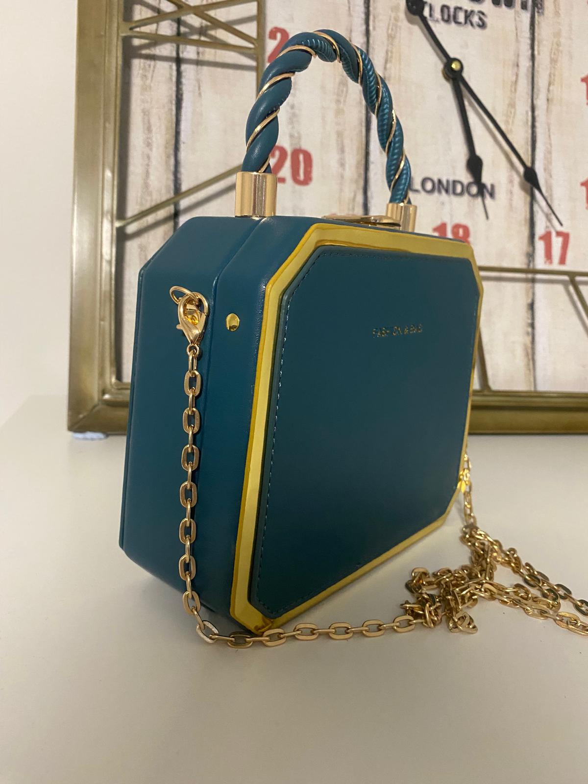 Clutch crossbody bag